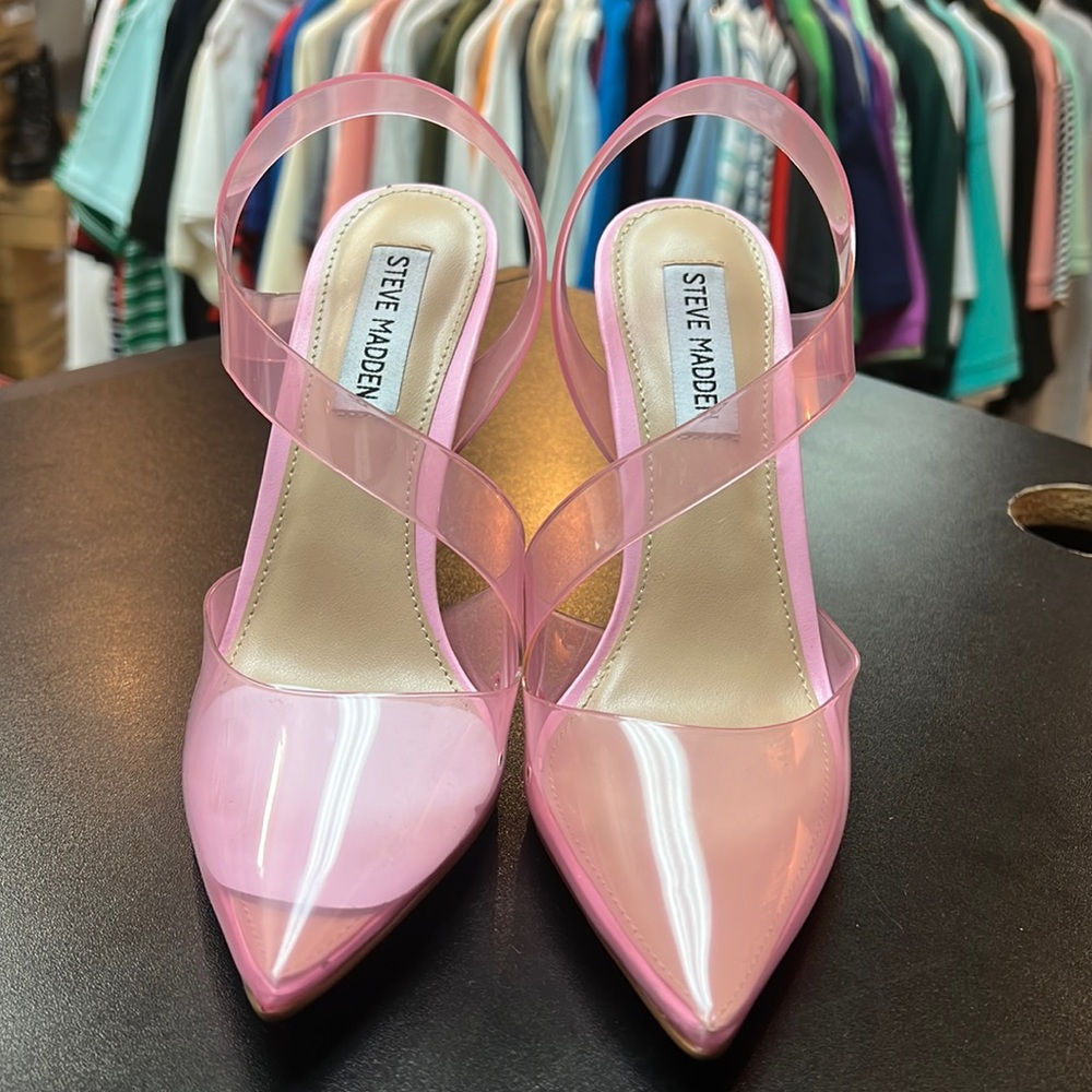 Steve Madden Viennese vinyl pumps pink new no box